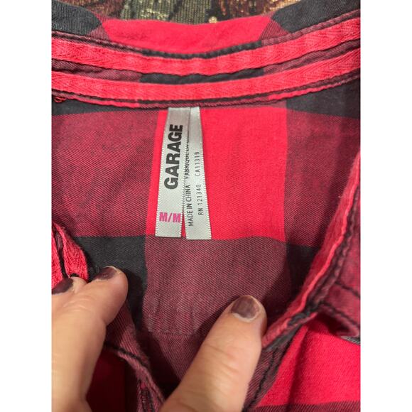 Garage button down - Picture 5 of 5